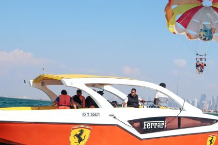 Parasailing in Dubai