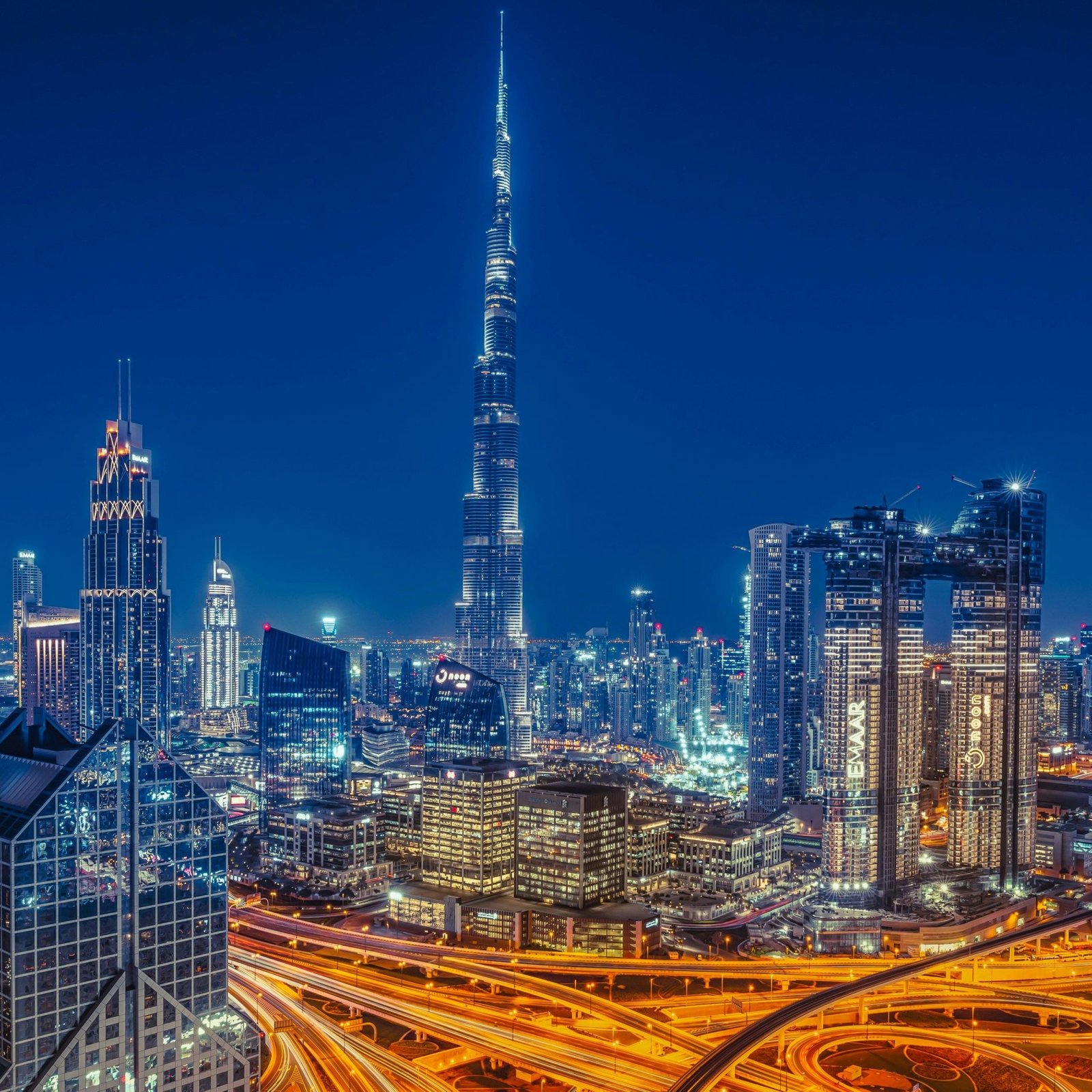 dubai downtown at night