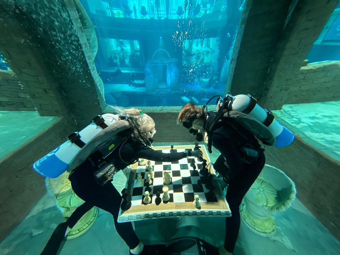 deep dive dubai pool table