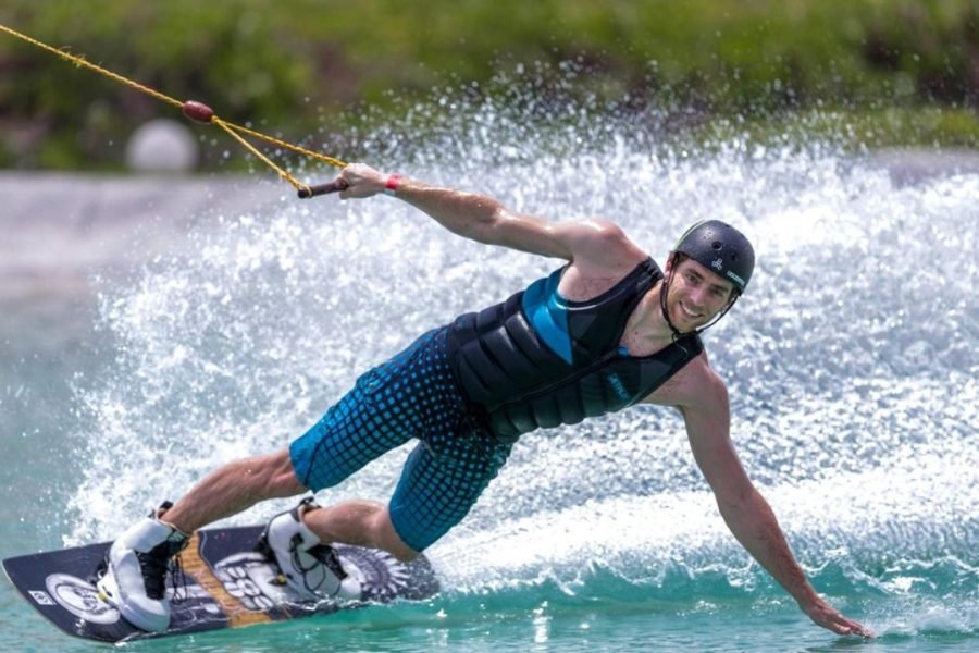 Wakeboarding in dubai