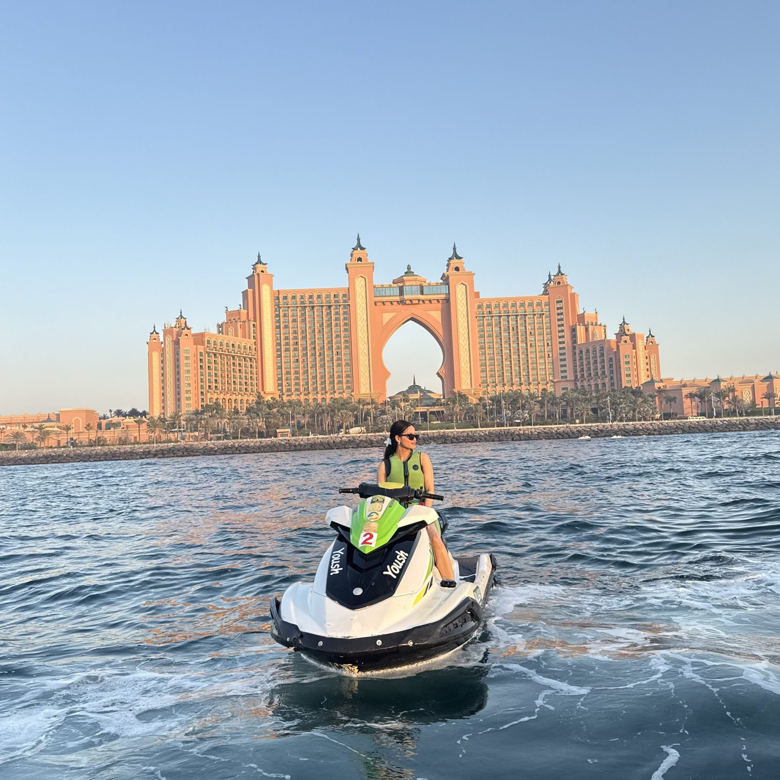 Palm Jumeirah & Atlantis The Palm (25 Minutes)